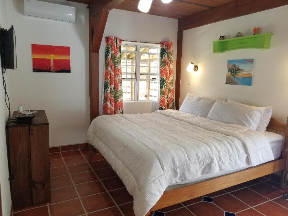 The Bnb On Triggerfish Close To The Airport Ladyville Exterior photo