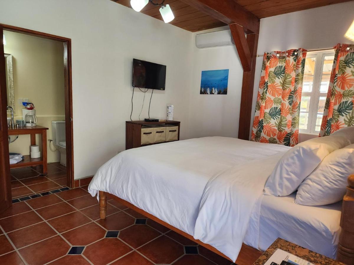 The Bnb On Triggerfish Close To The Airport Ladyville Exterior photo